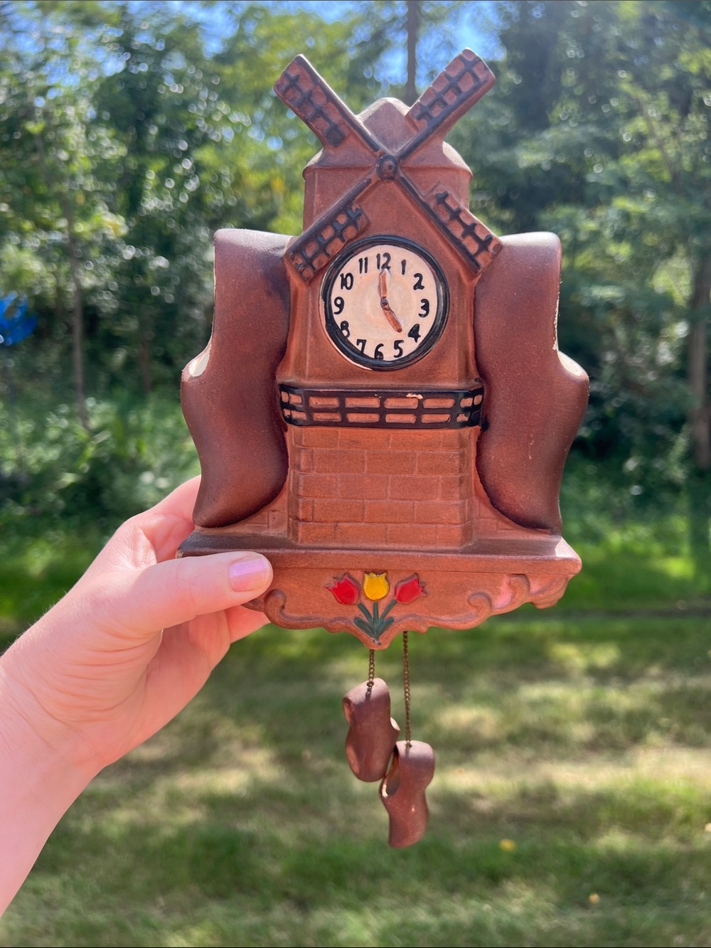 Vintage Kitsch Dutch Holland Tulip Cuckoo Clock Wall Pocket with Clog Dangles